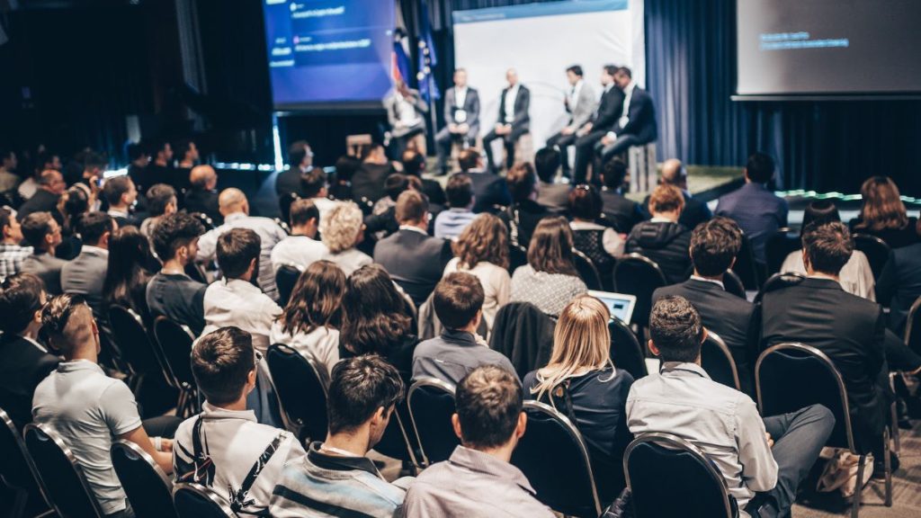 Des idées originales pour une conférence d&rsquo;entreprise mémorable : animations et activités pour un événement inoubliable